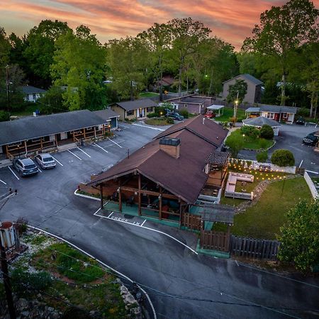Cedarwood Inn Hendersonville Bagian luar foto