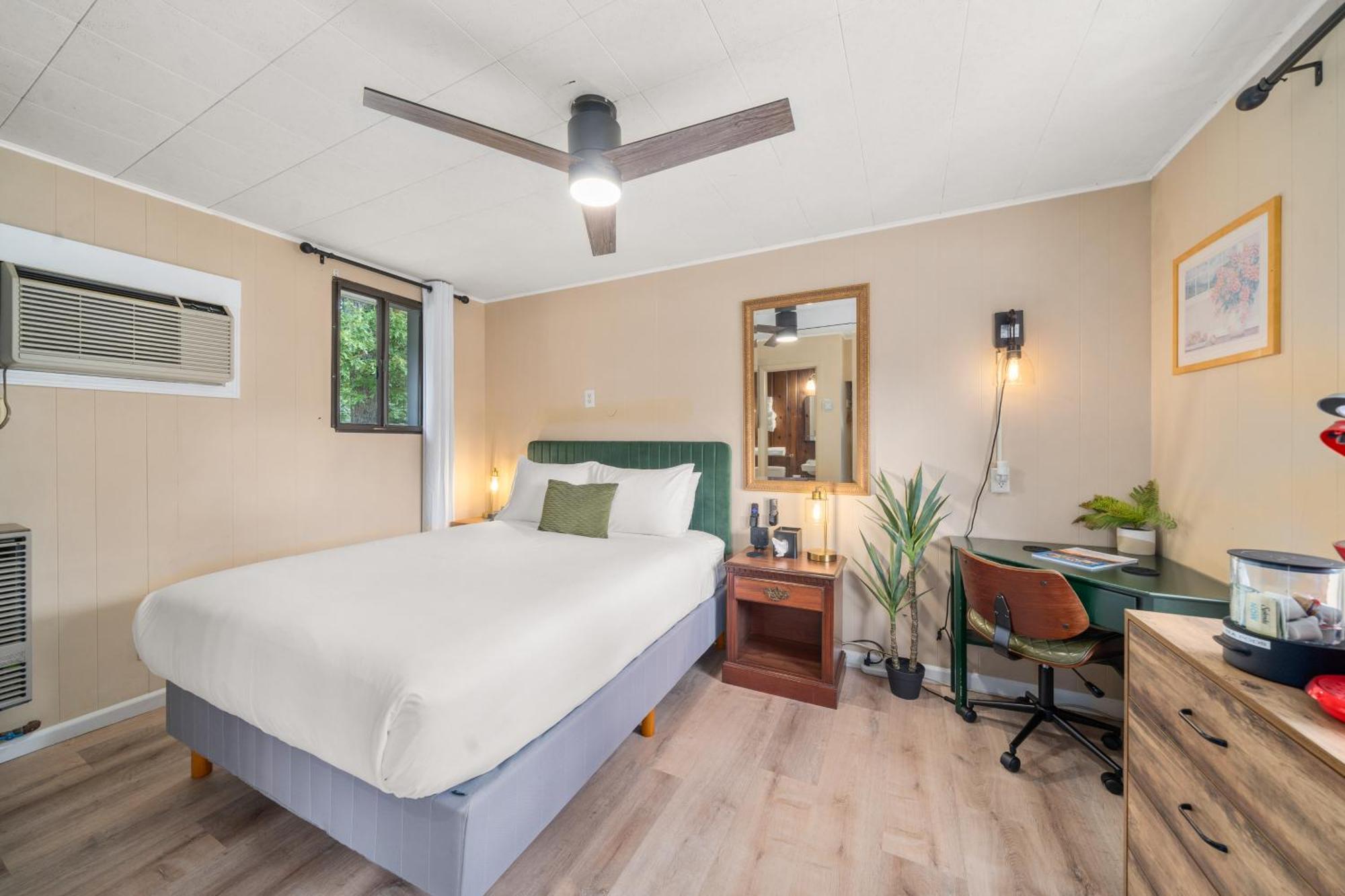 Cedarwood Inn Hendersonville Bagian luar foto