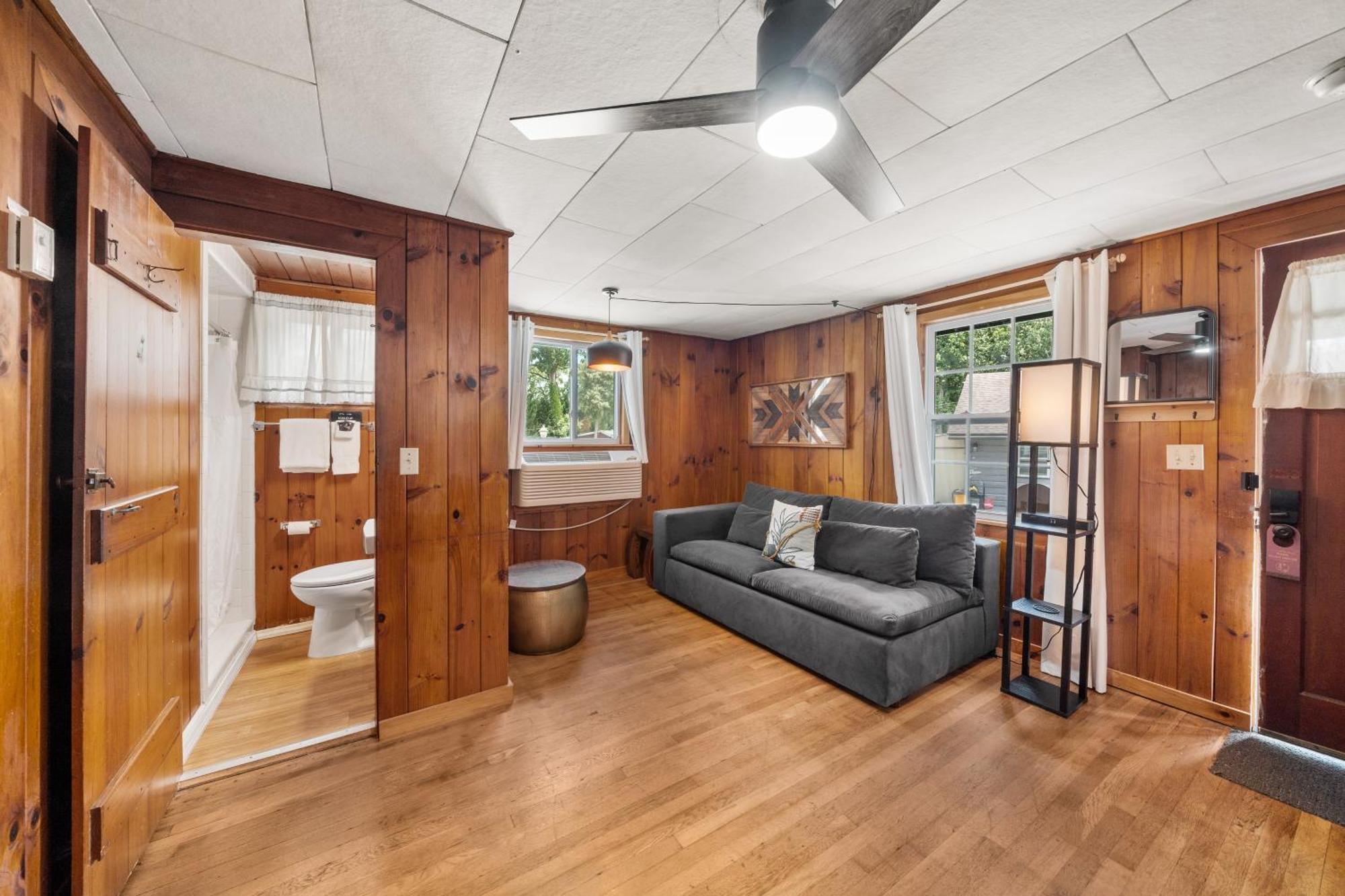 Cedarwood Inn Hendersonville Bagian luar foto