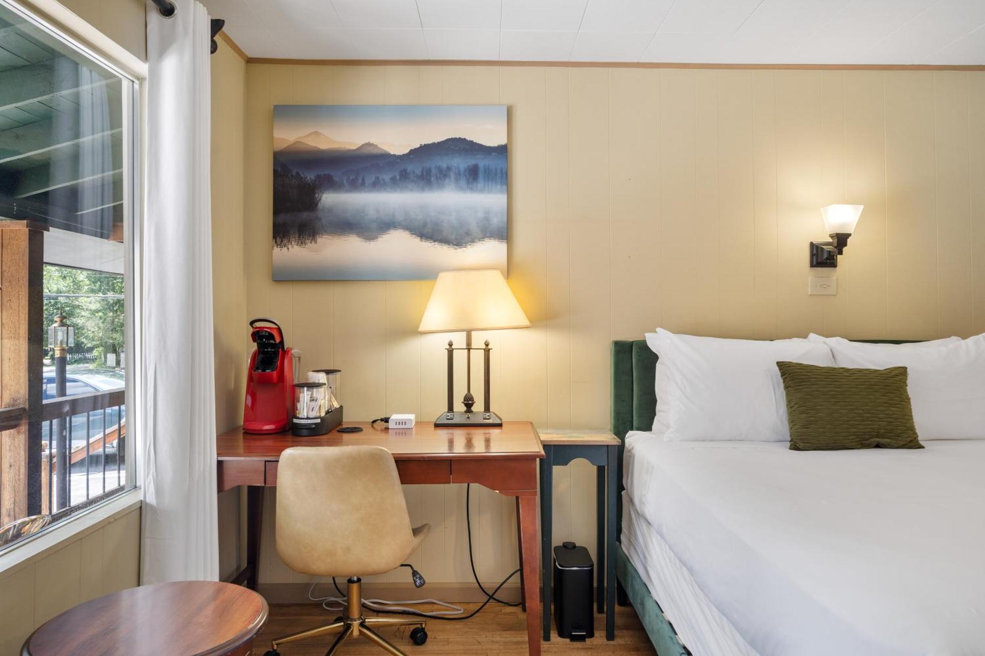 Cedarwood Inn Hendersonville Bagian luar foto