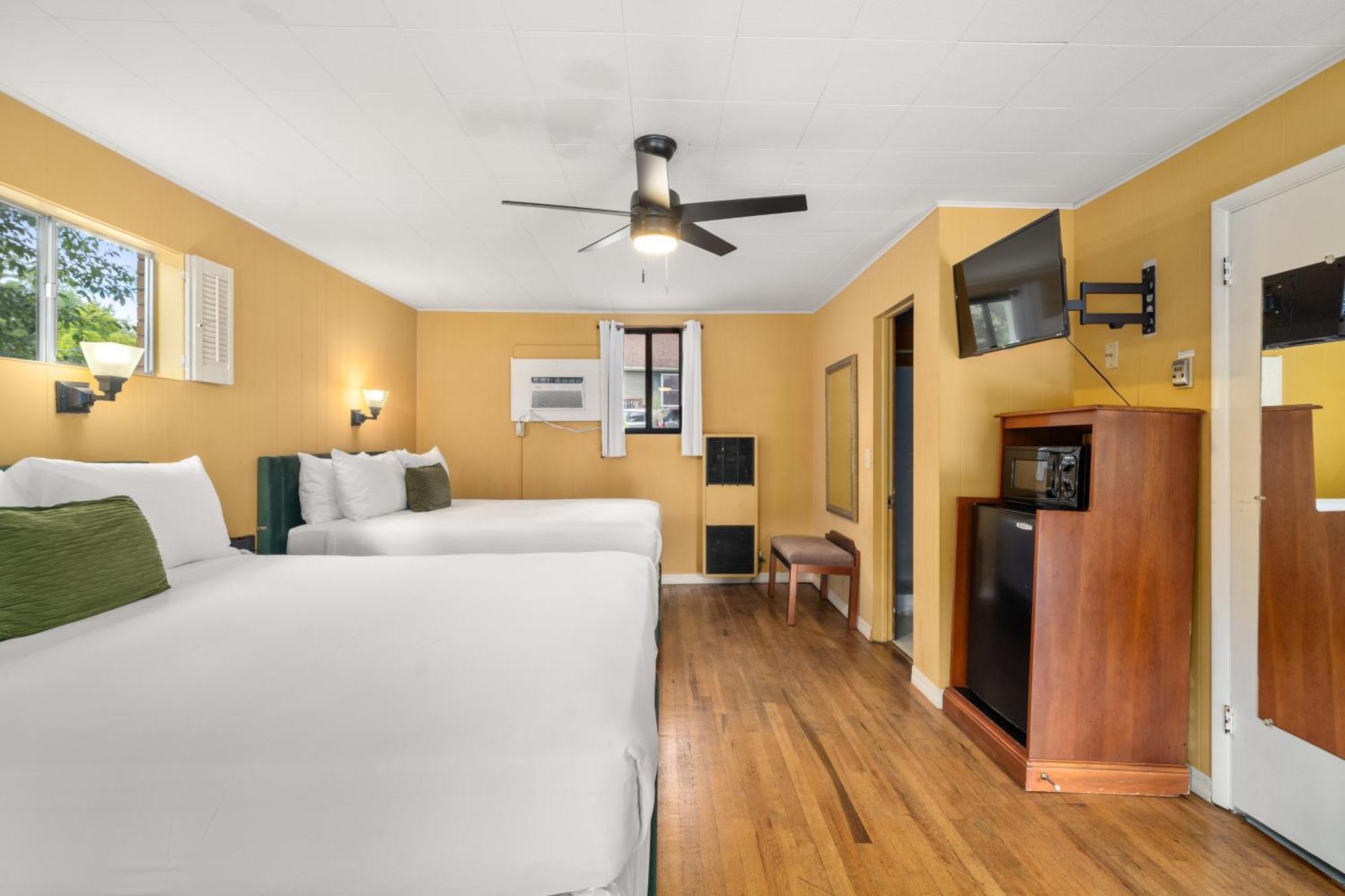 Cedarwood Inn Hendersonville Bagian luar foto