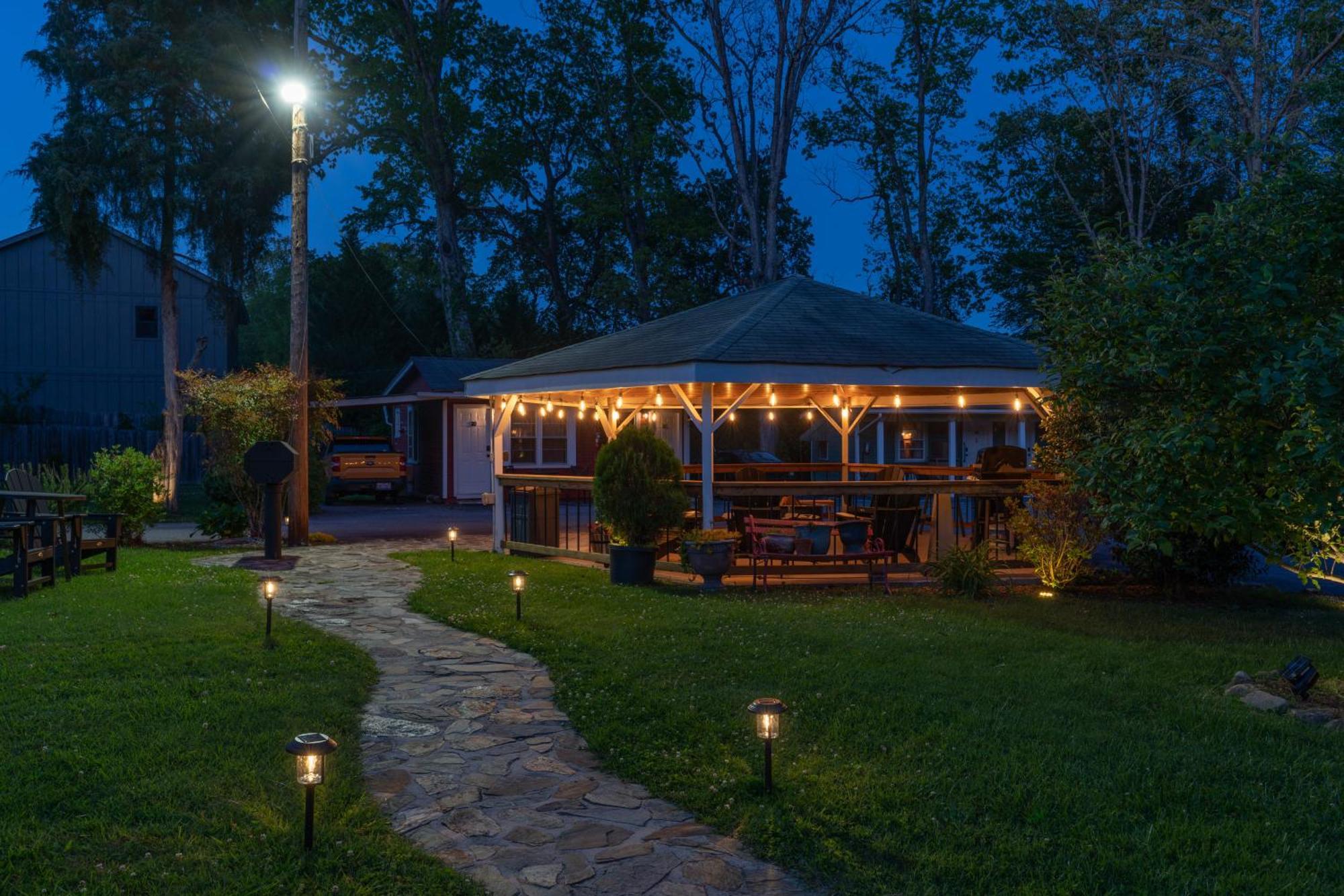 Cedarwood Inn Hendersonville Bagian luar foto