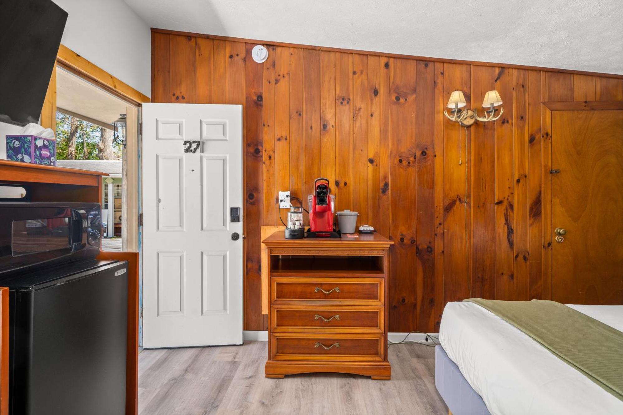 Cedarwood Inn Hendersonville Bagian luar foto