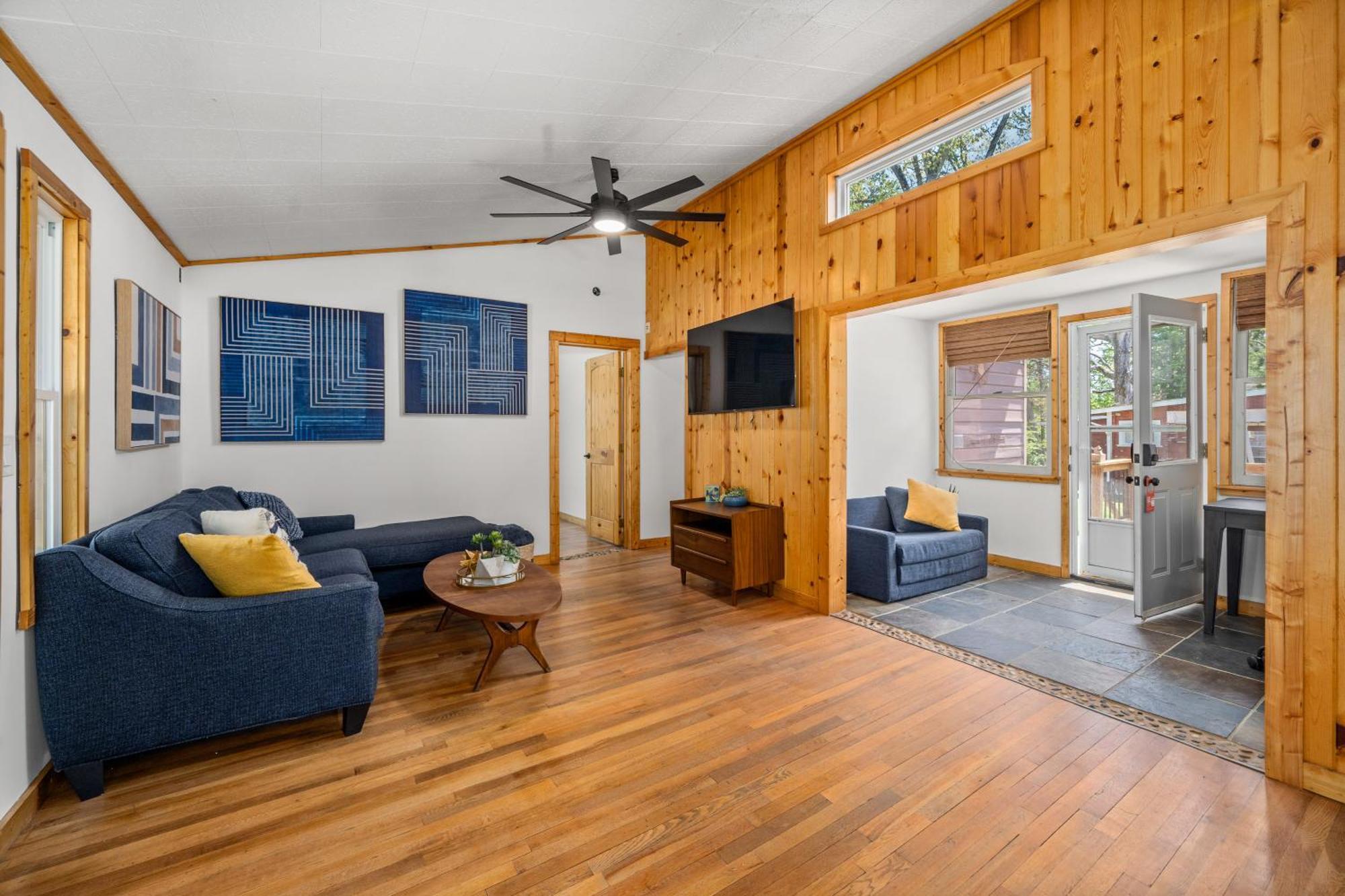 Cedarwood Inn Hendersonville Bagian luar foto
