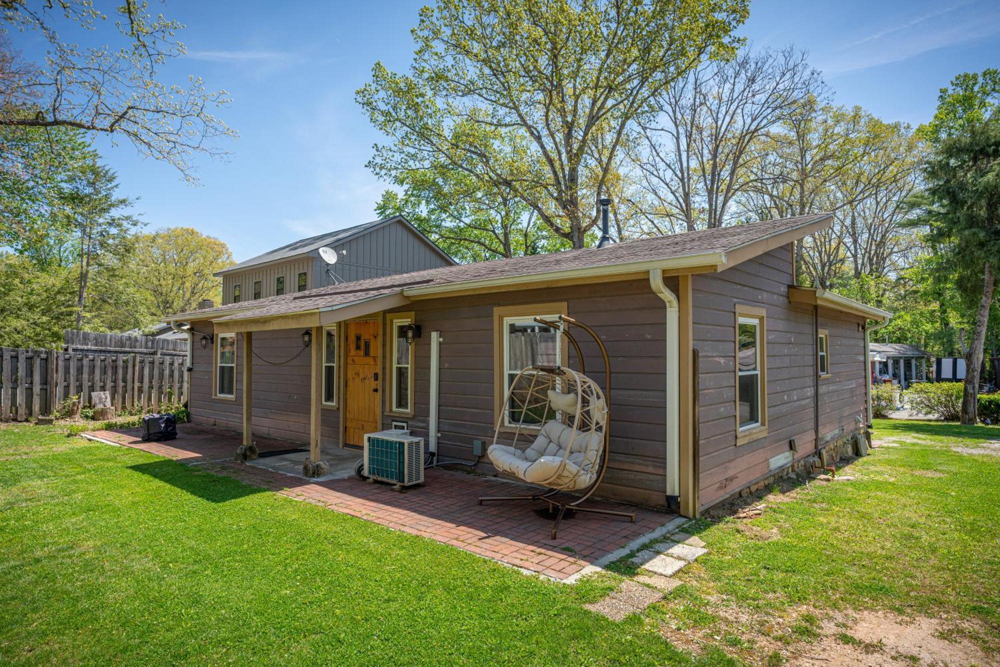 Cedarwood Inn Hendersonville Bagian luar foto